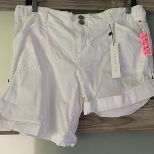 NWT Size 29 cotton/spandex shorts Sanctuary